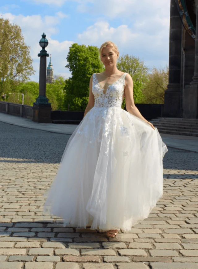 WHITE EMBROIDERED WEDDING DRESS